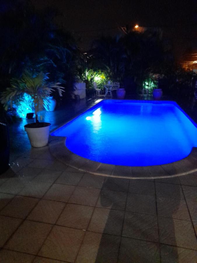 Coquet F2 Climatise Avec Piscine Au Lamentin Apartment Le Lamentin Exterior photo